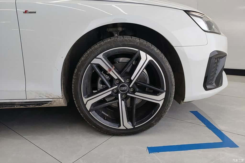 Audi A4L, 2024 все фото
