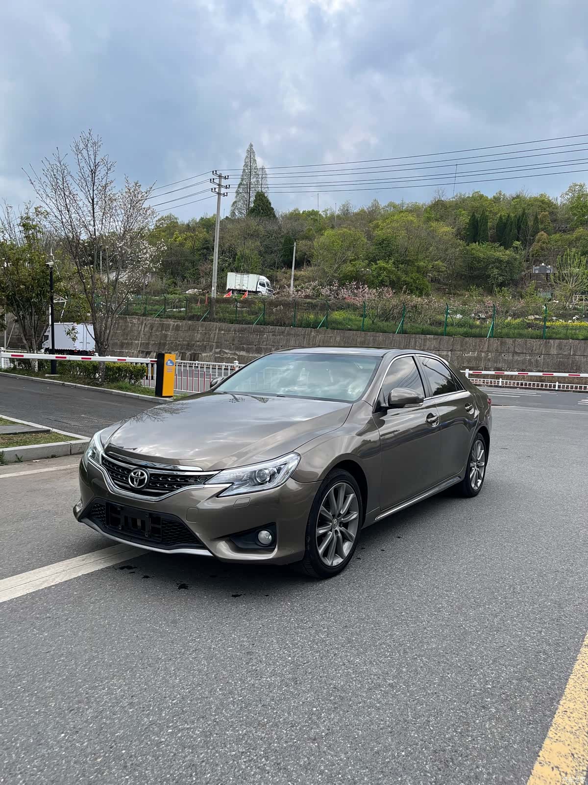 Toyota 2.5V, 2015 1