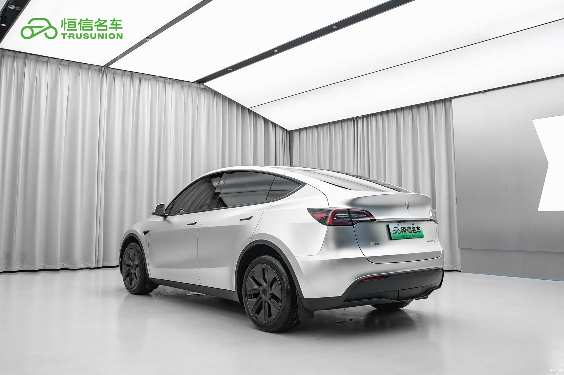 Tesla Model Y, 2024 6
