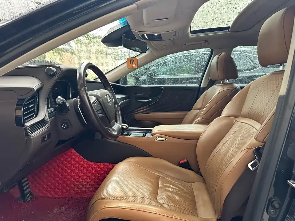 Lexus LS