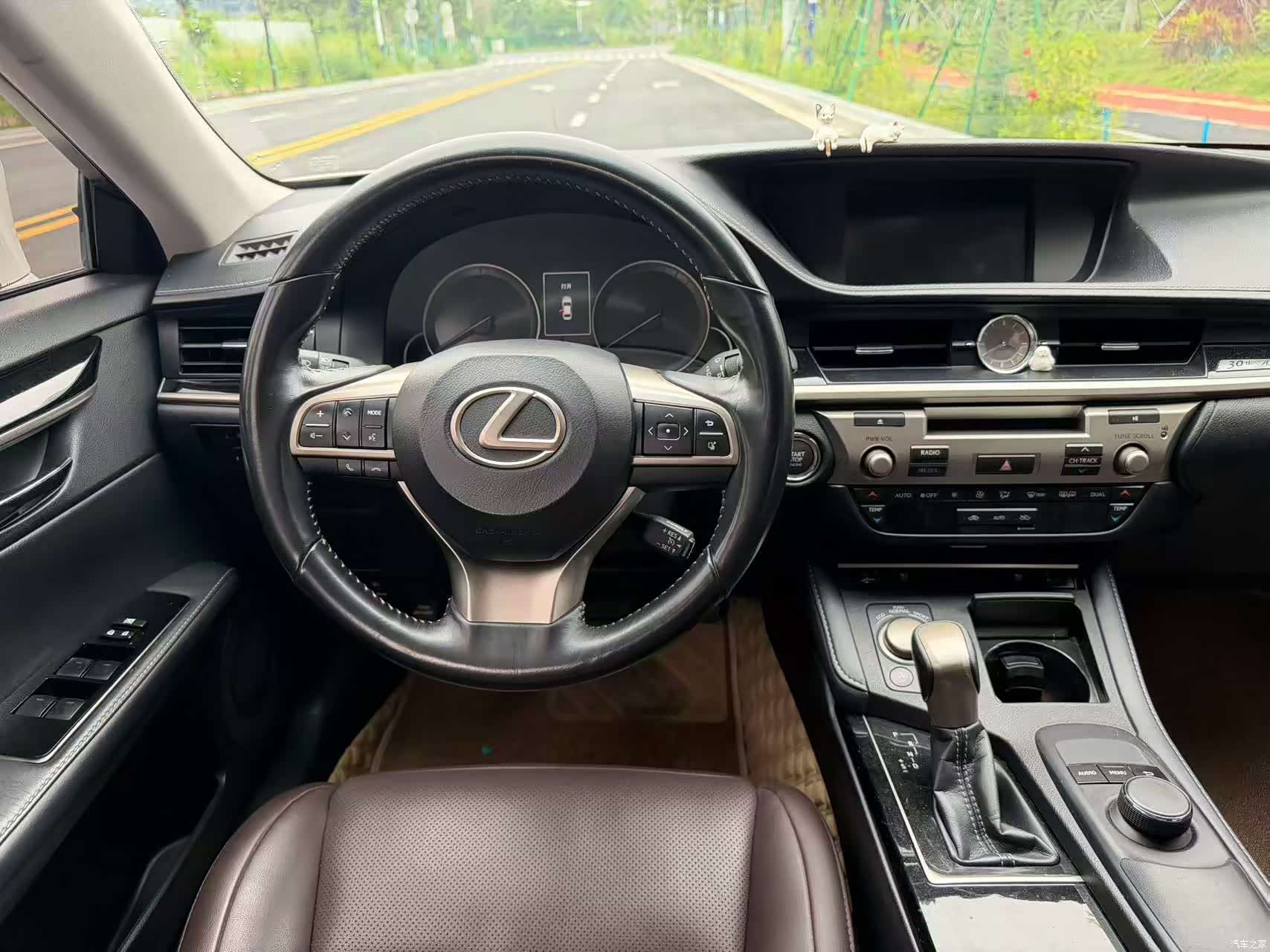 Lexus ES, 2018 6
