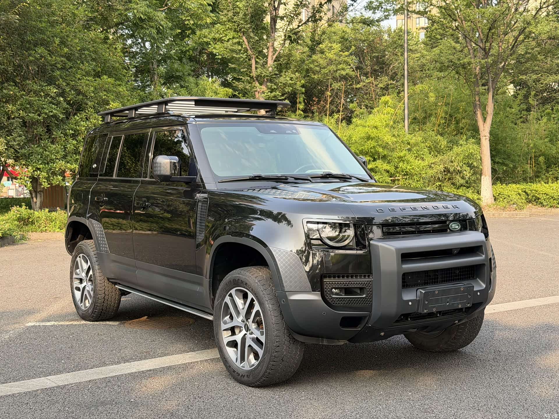 Land Rover Defender, 2021 3