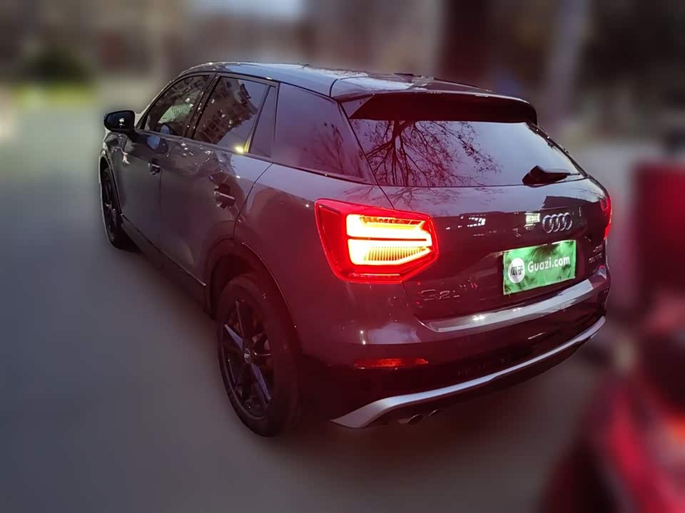 Audi Q2L