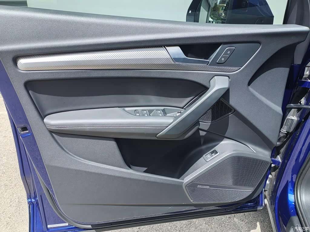 Audi Q5L, 2019 10