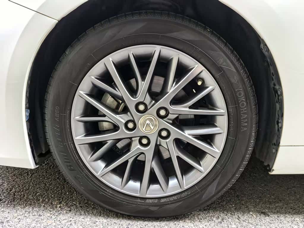 Lexus ES, 2018 2