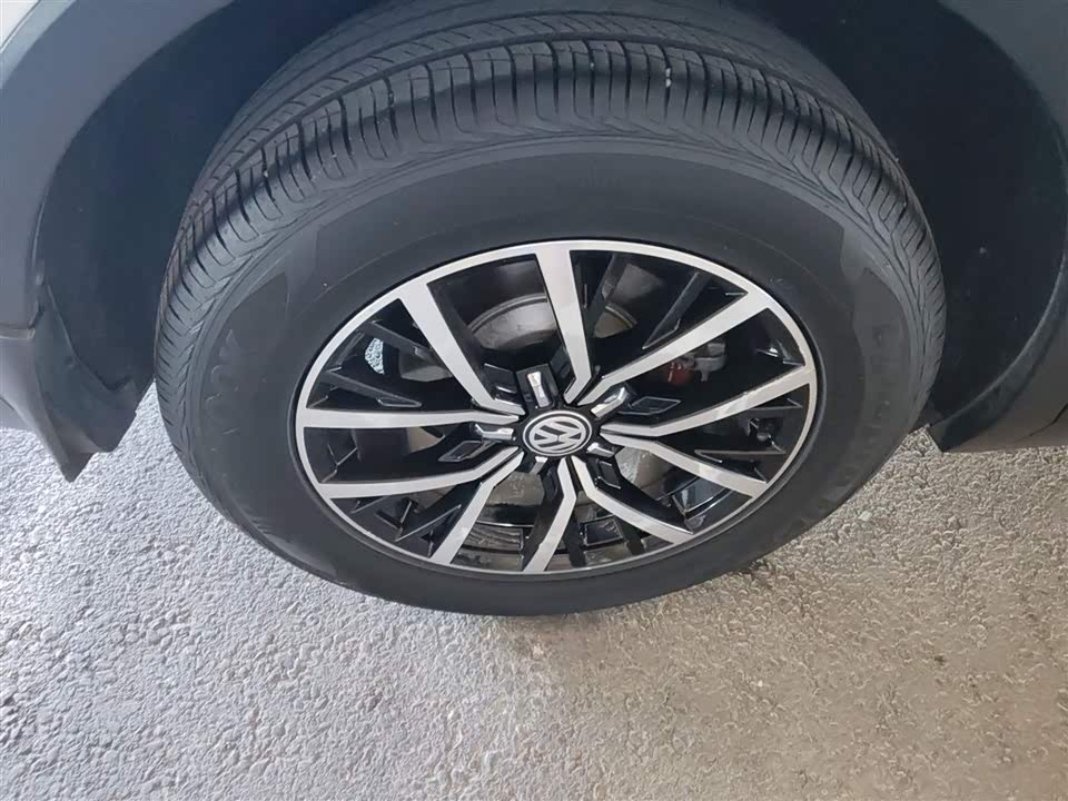 Volkswagen Tiguan L