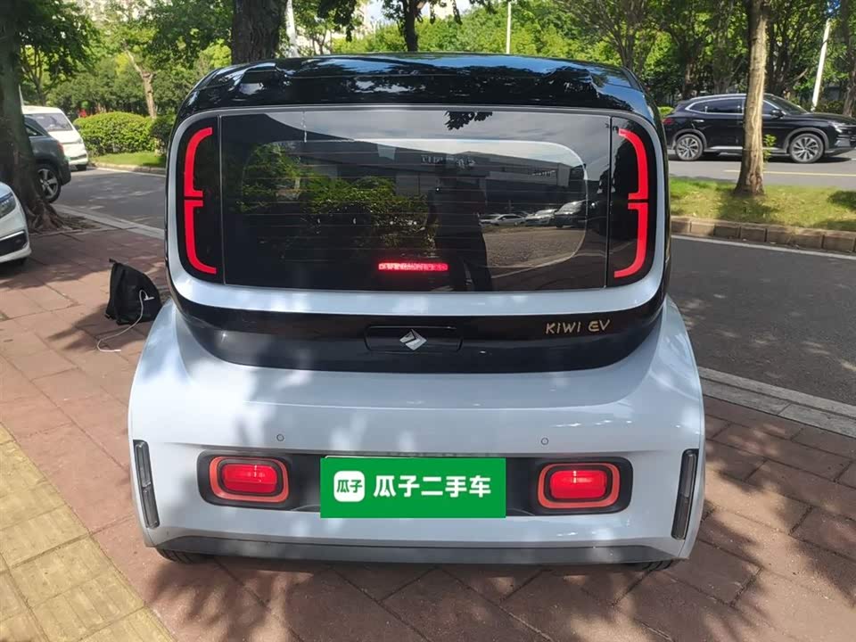 Baoding KiWi EV