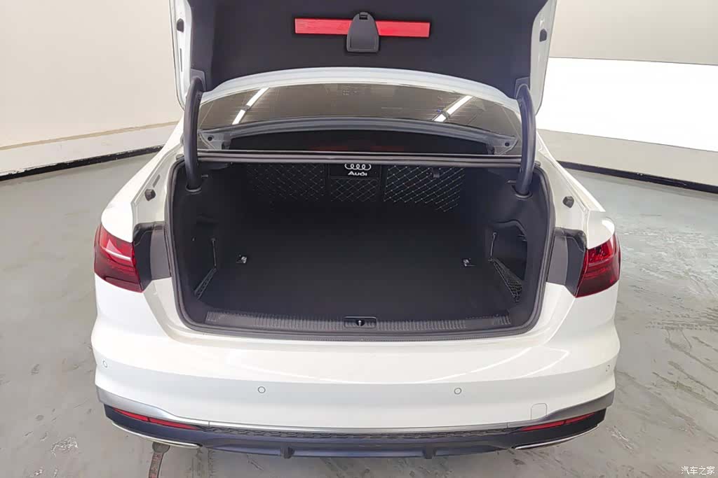 Audi A4L, 2022 4