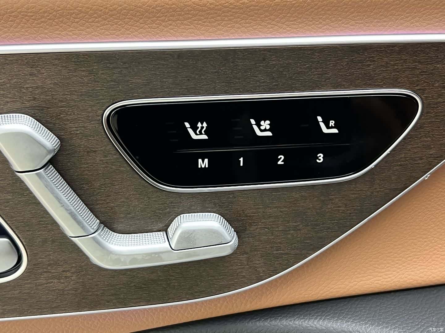 Mercedes-Benz E-Class, 2024 18