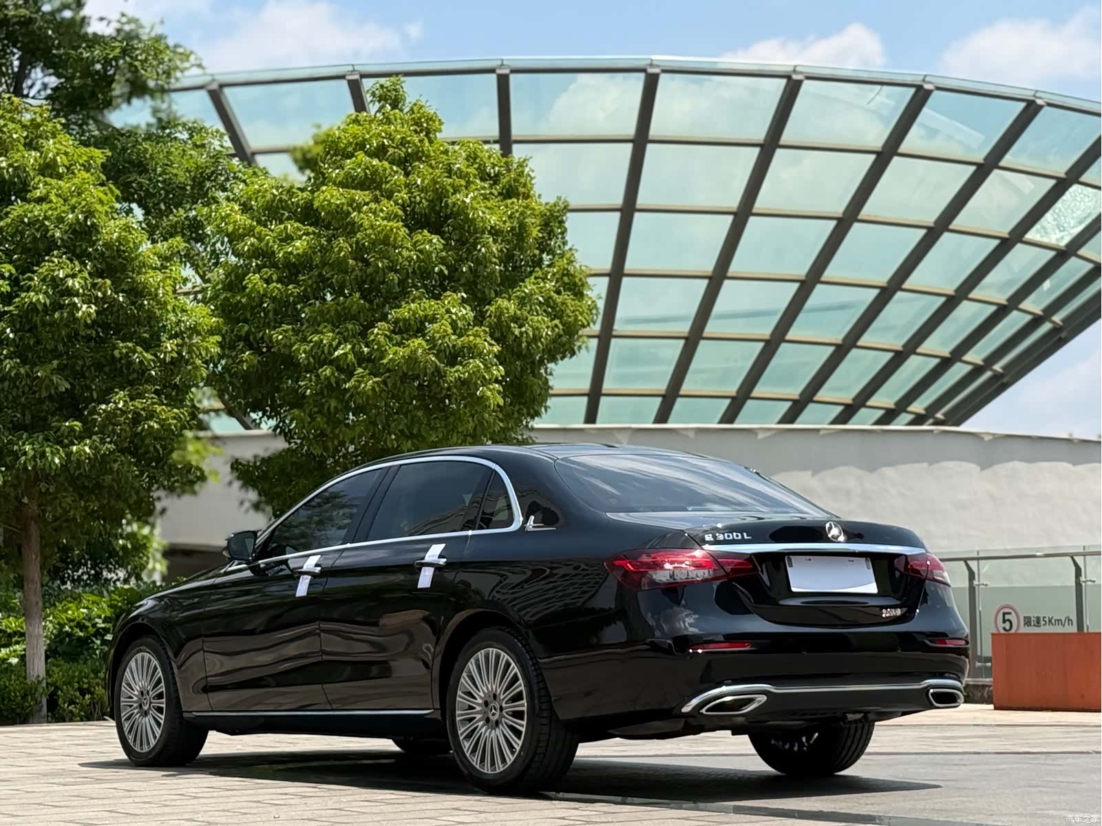 Mercedes-Benz E-Class, 2022 9