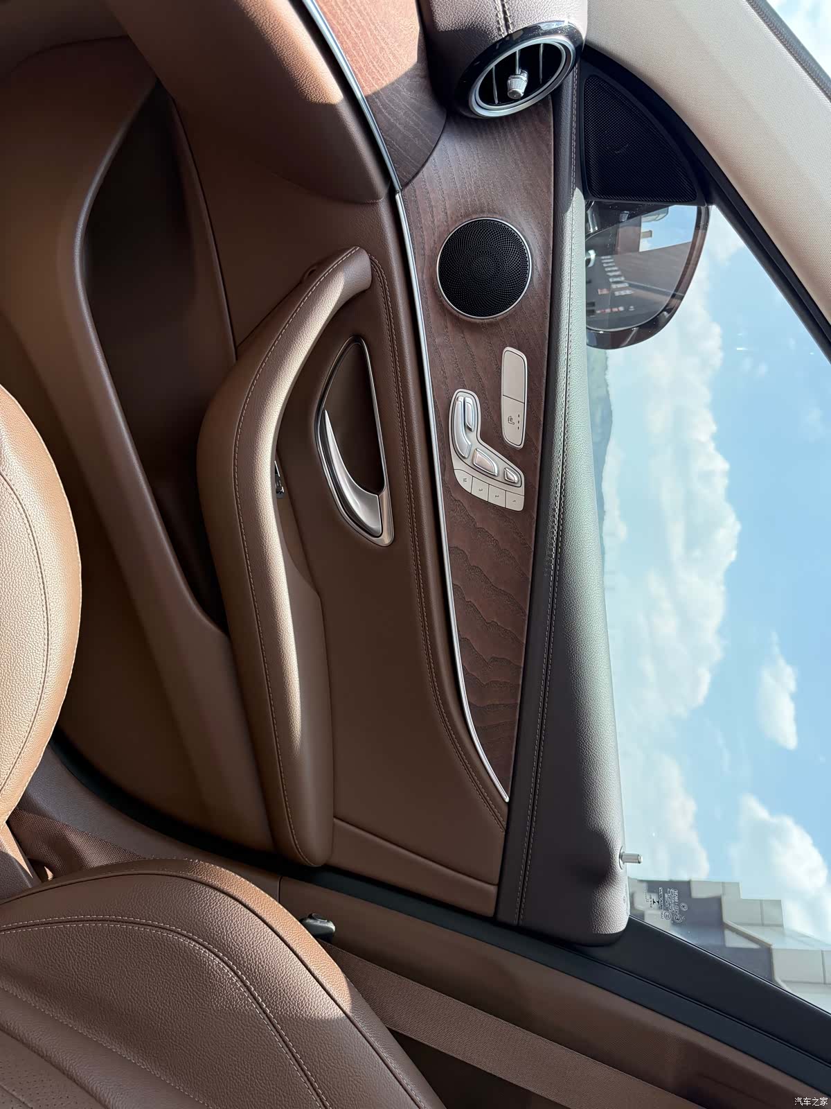 Mercedes-Benz E-Class, 2022 28