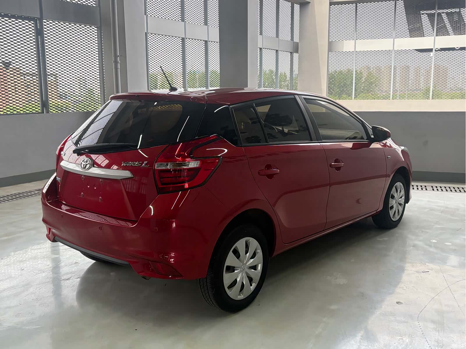 Toyota YARiS L, 2017 12