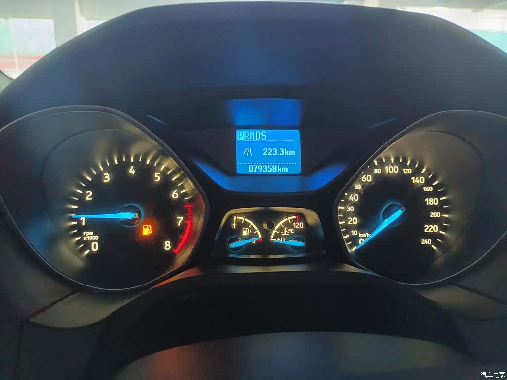 Ford Focus, 2015 12