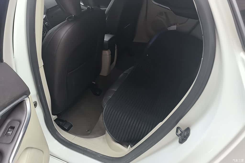 Volvo V40, 2013 11