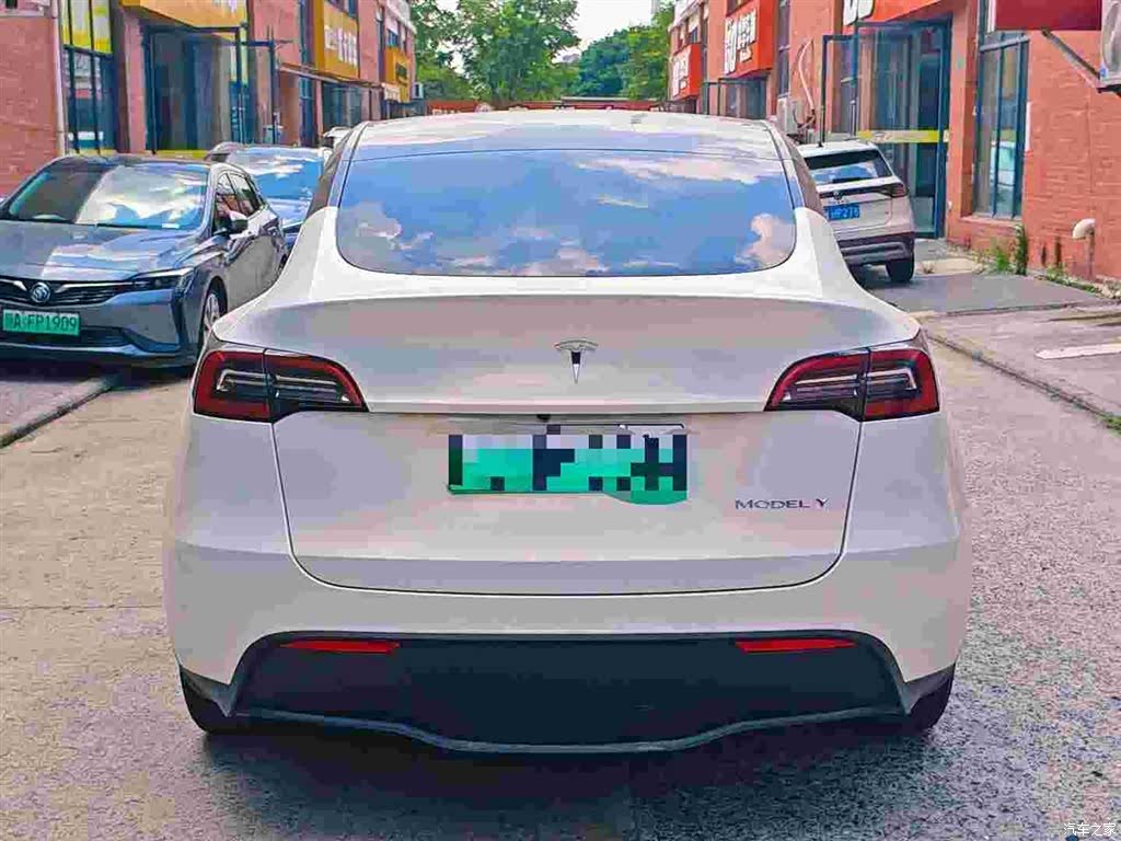 Tesla Model Y, 2021 9