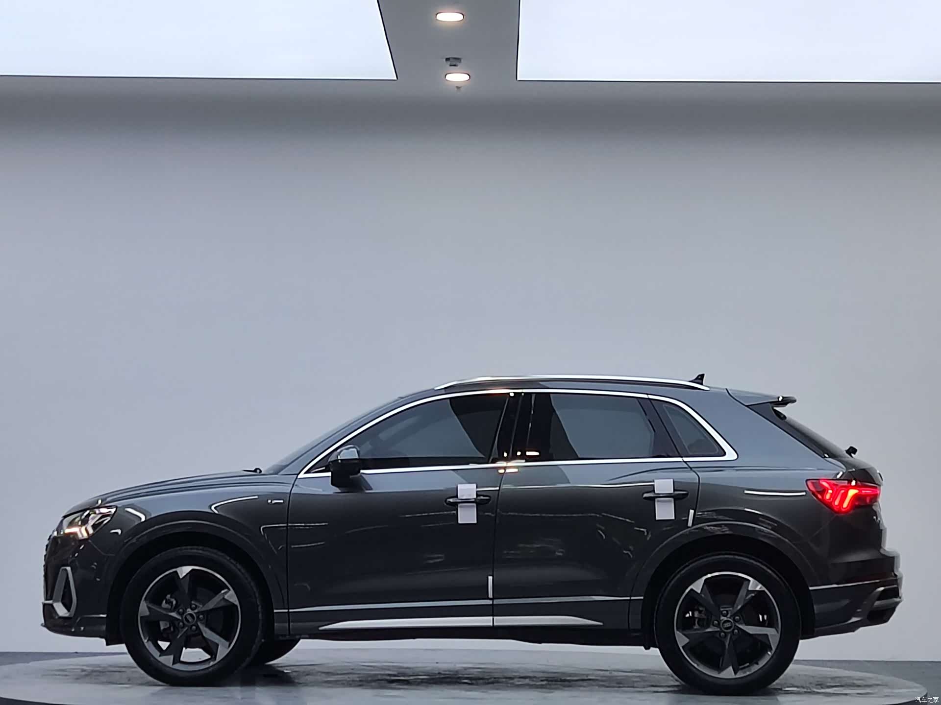Audi Q3, 2023 6