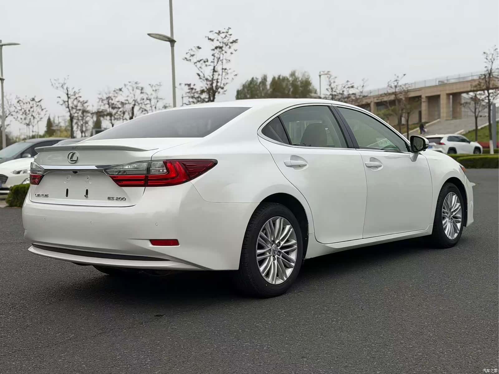 Lexus ES, 2017 4
