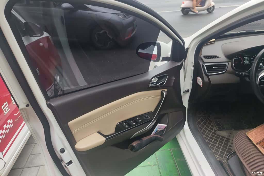 Wuling 310W, 2019 7