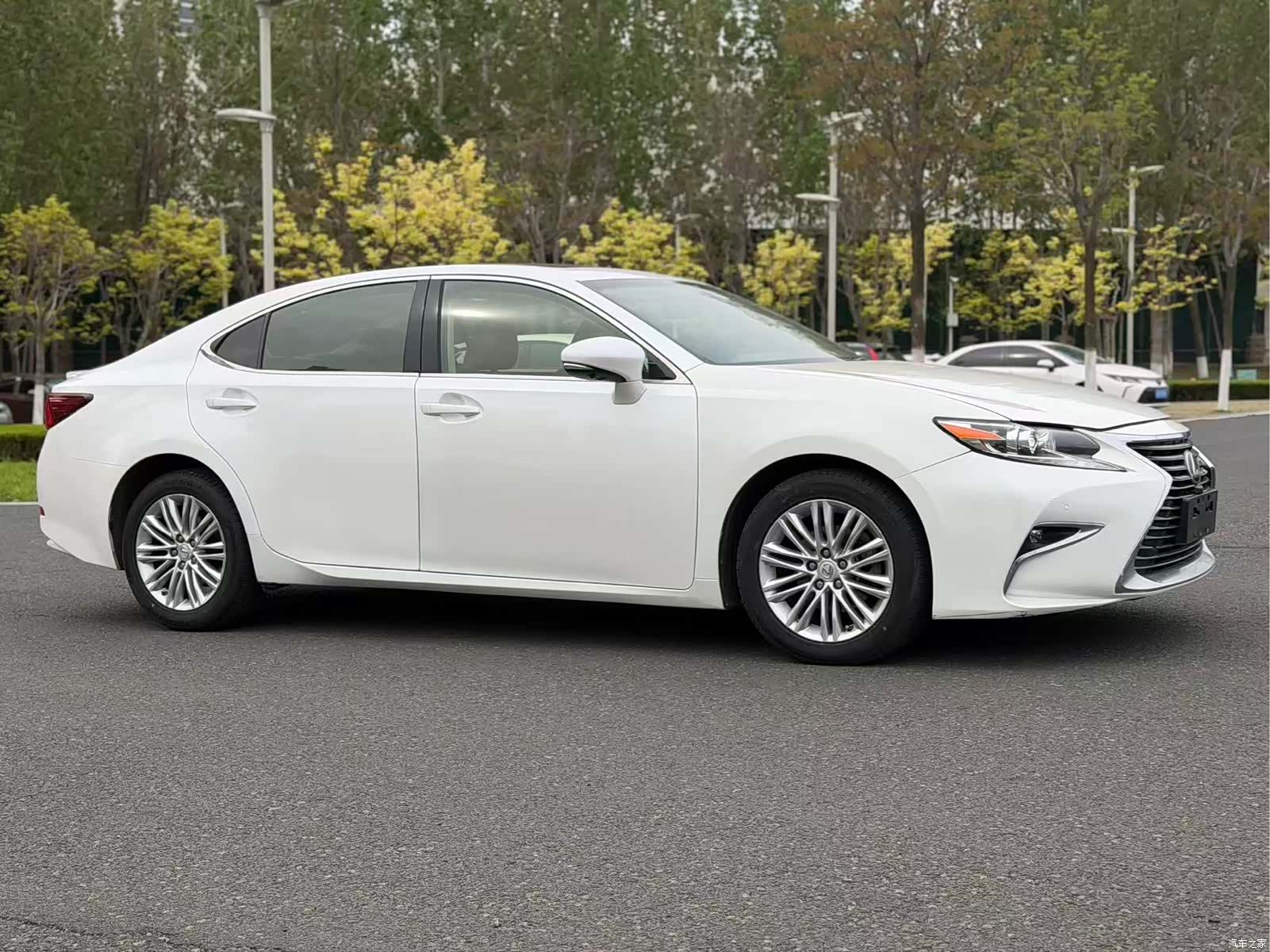Lexus ES, 2017 все фото