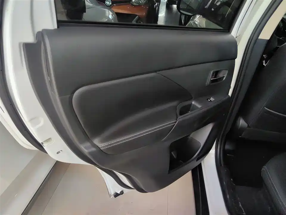 Mitsubishi Outlander Mitsubishi Outlander