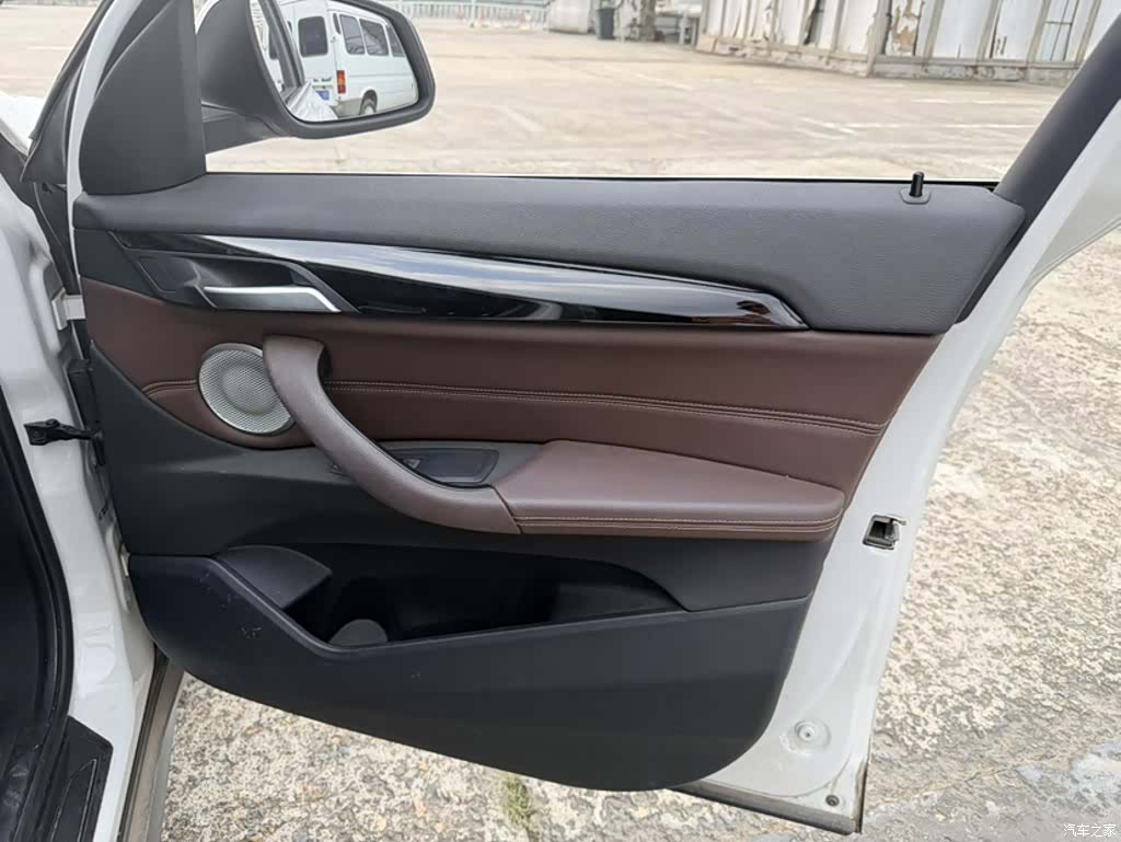 BMW X1, 2023 12