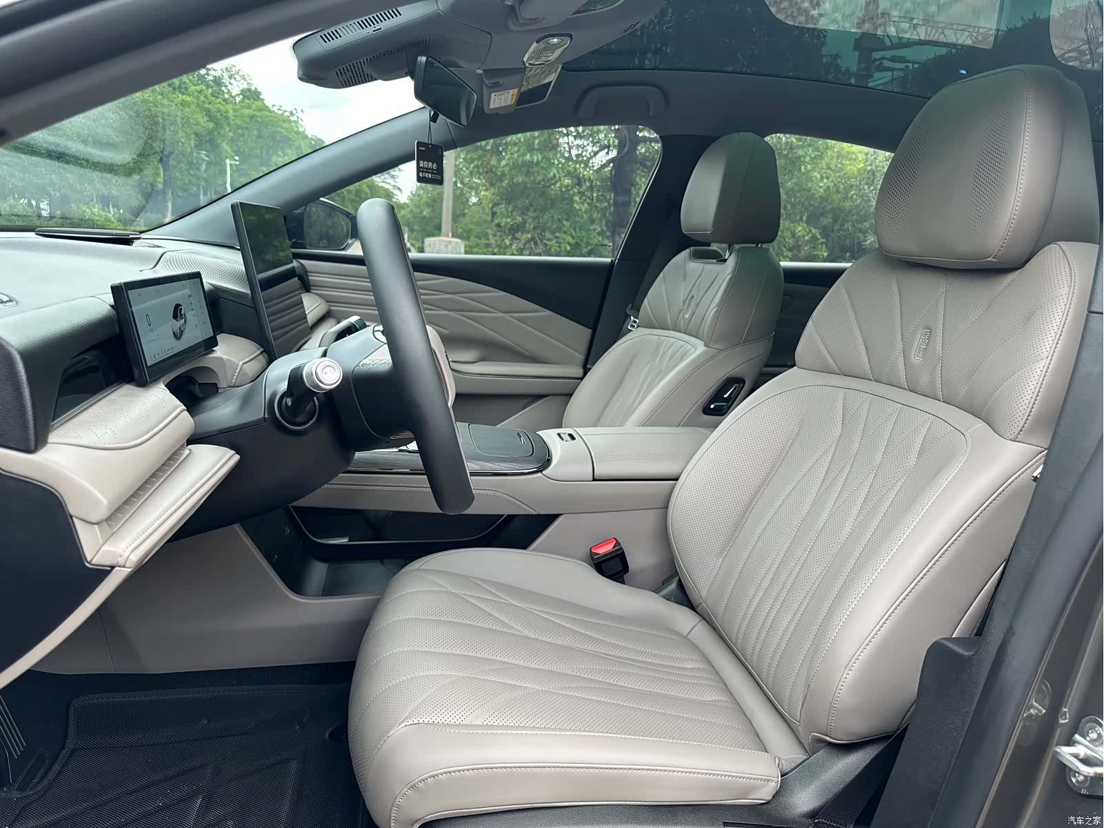 Geely 8, 2025 20