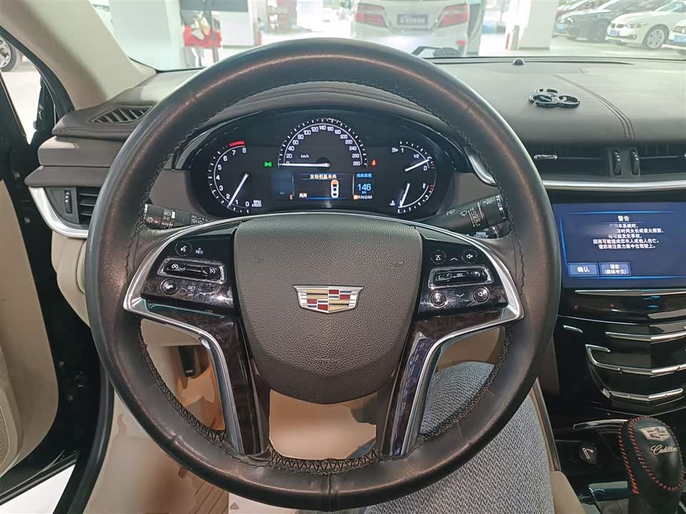 Cadillac XTS