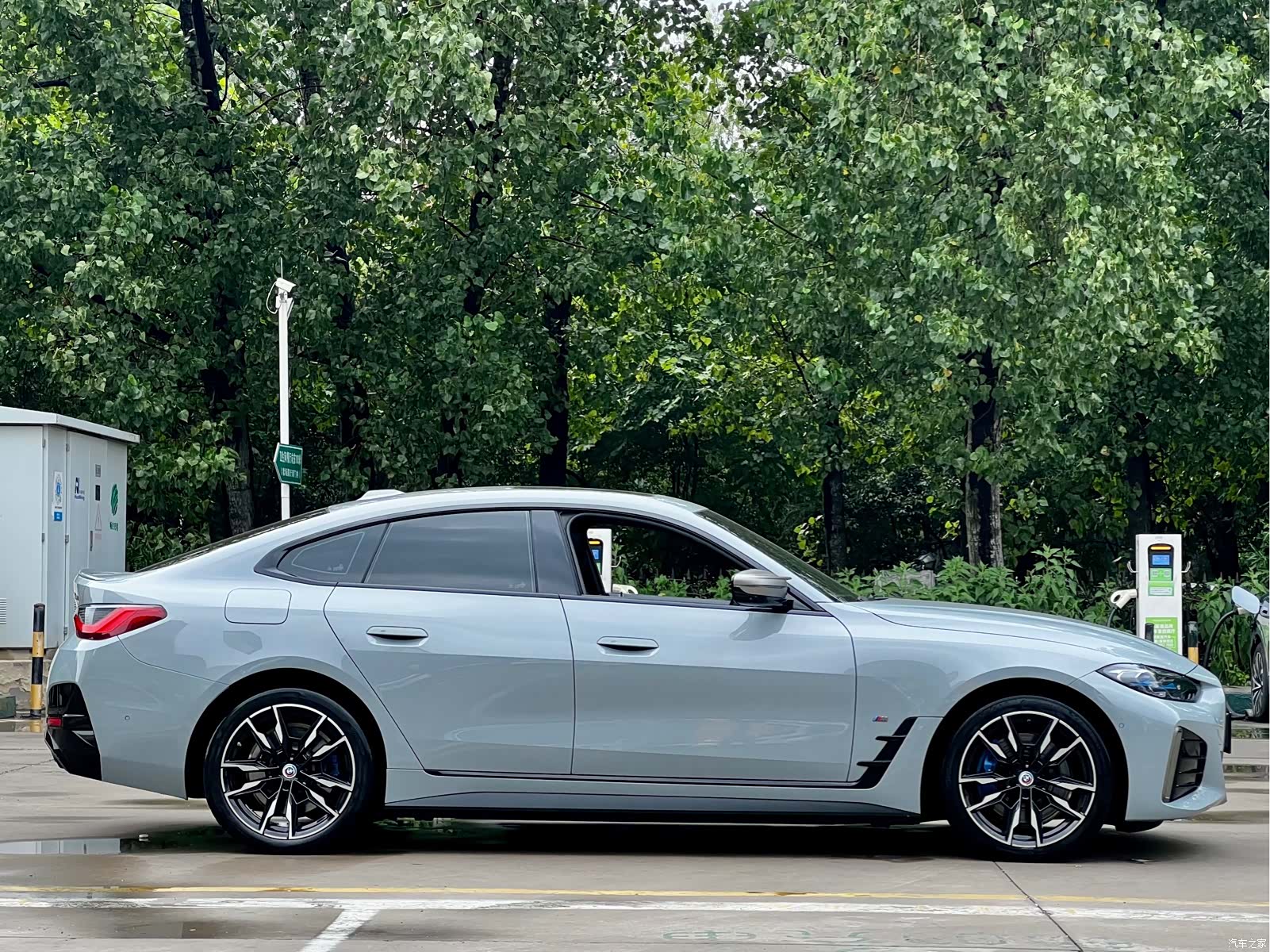 BMW i4, 2023 6