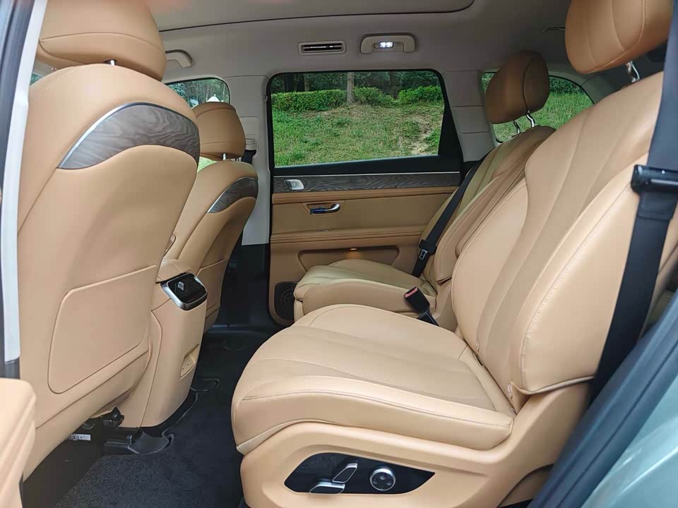 AITO Ask the world M7