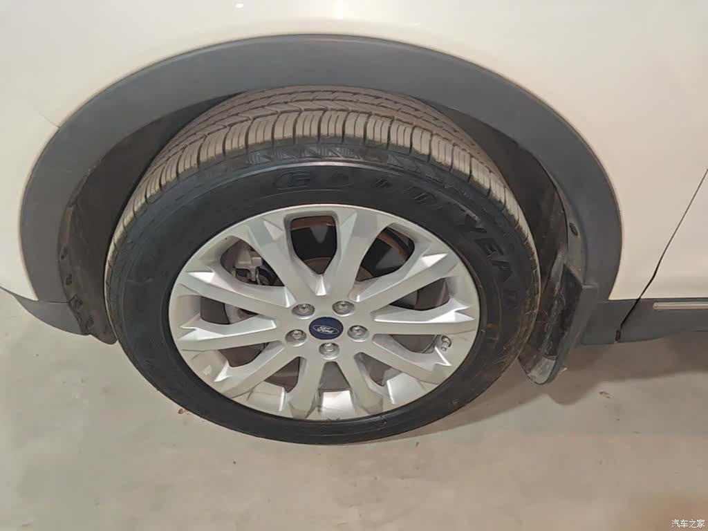 Ford Kuga, 2015 23