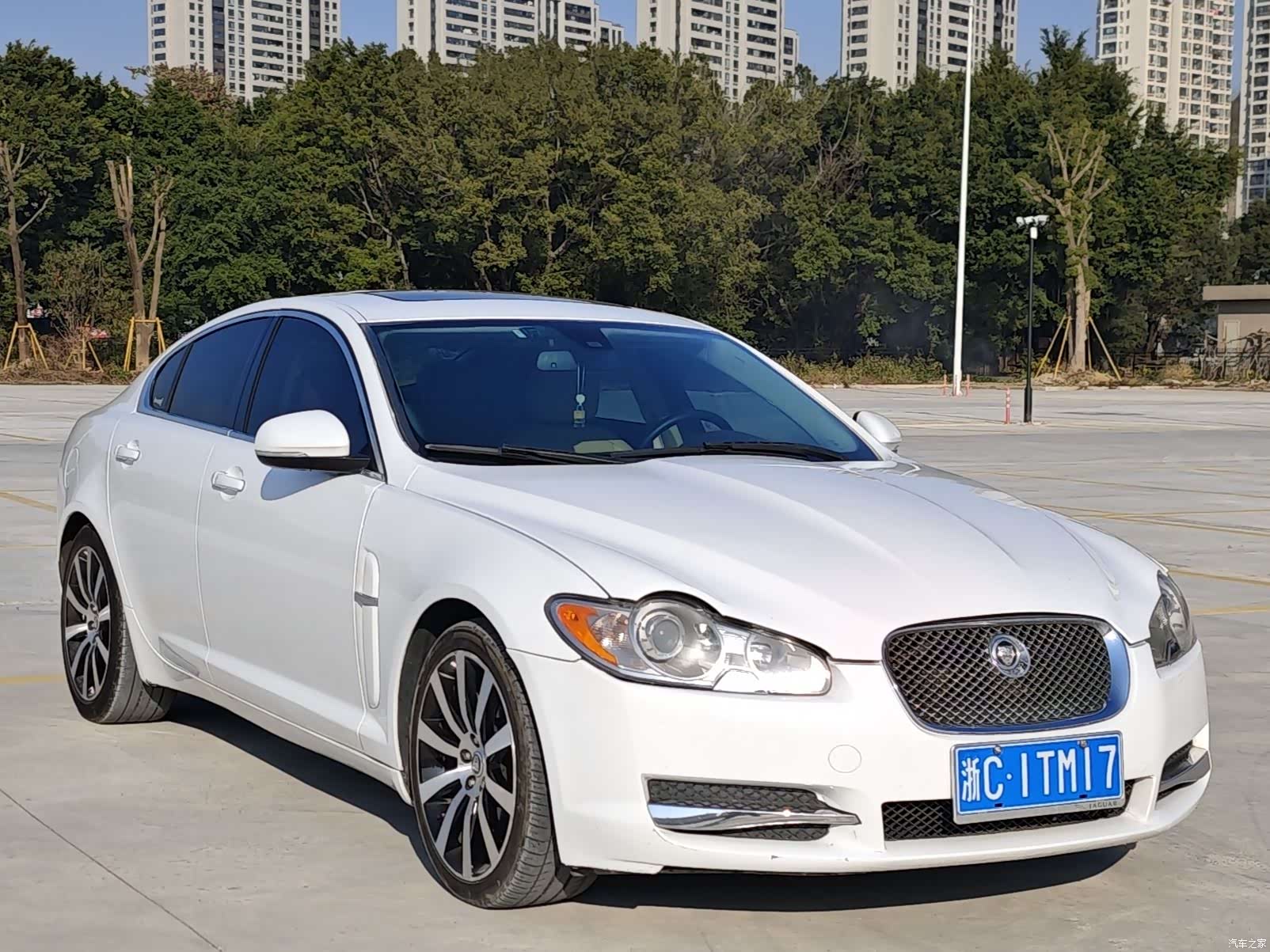Jaguar XF, 2010 7