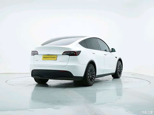 Tesla Model Y, 2023 все фото