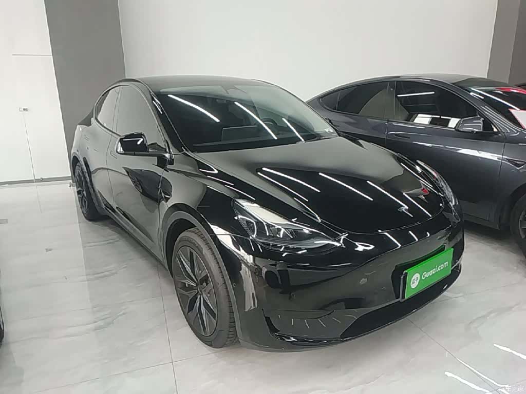 Tesla Model Y, 2023 4