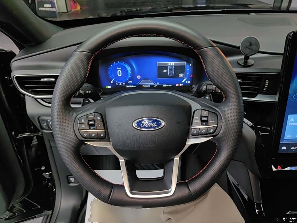 Ford Explorer, 2021 11
