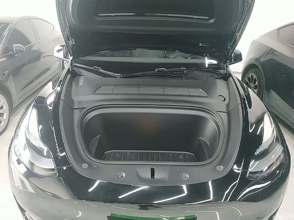 Tesla Model Y, 2023 20