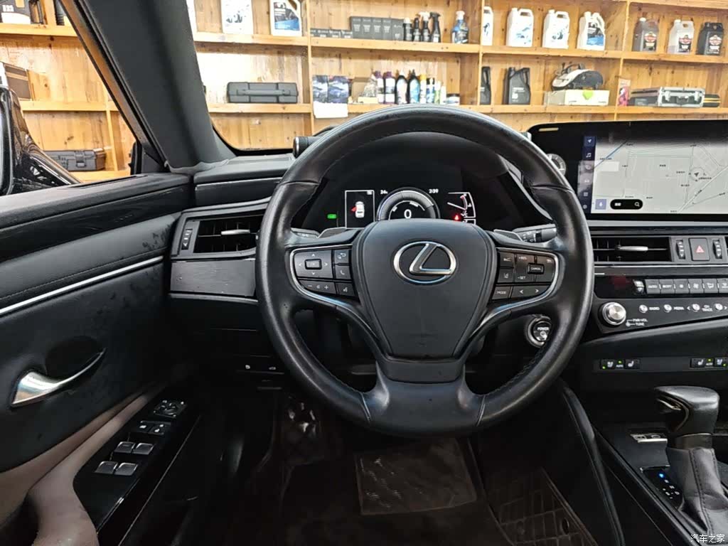 Lexus ES, 2024 11