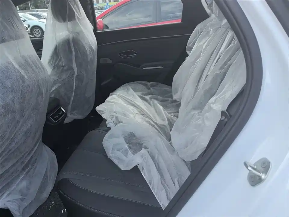 BYD Qin L BYD Qin L