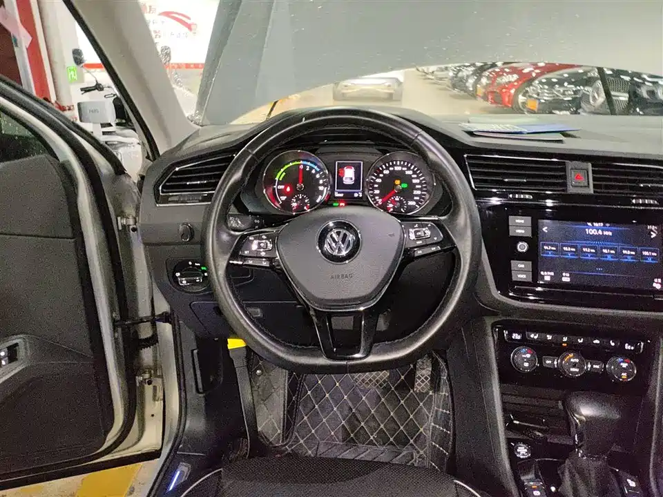 Volkswagen Tiguan L Volkswagen Tiguan L
