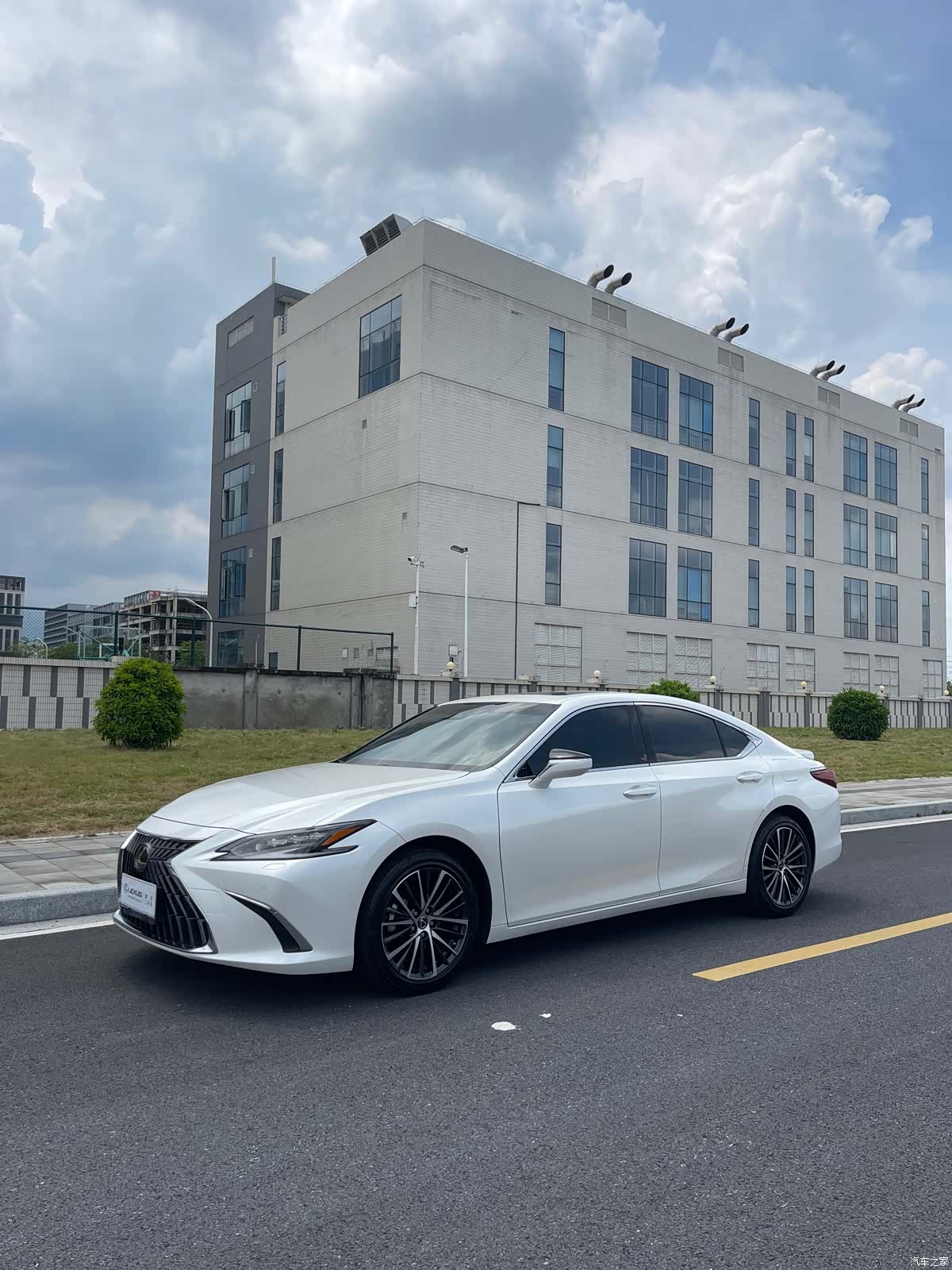 Lexus ES, 2021 1