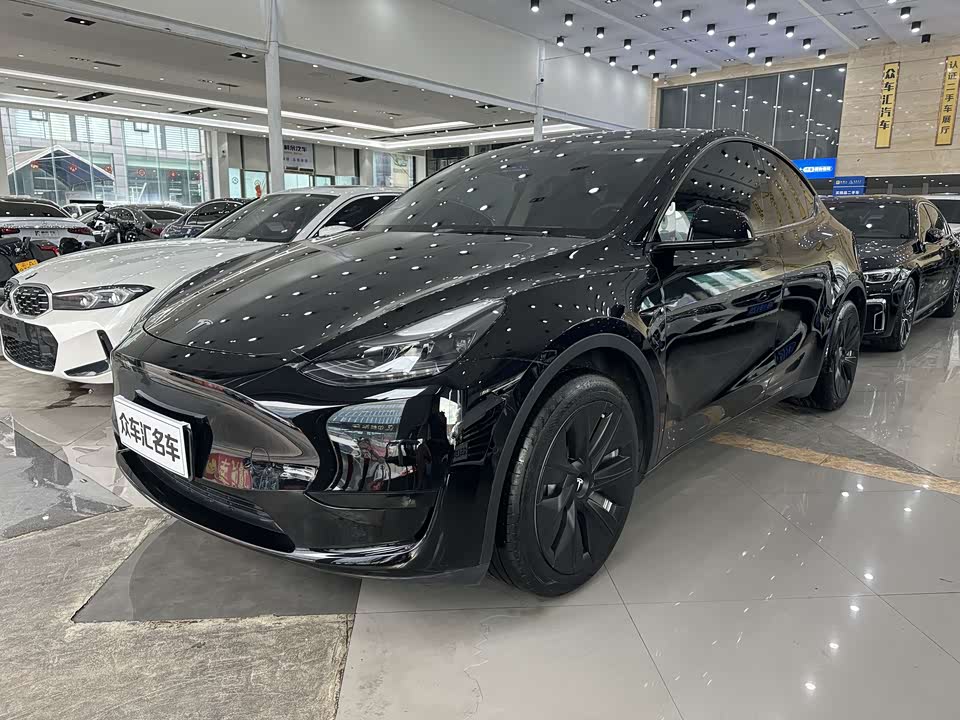Tesla Model Y Tesla Model Y