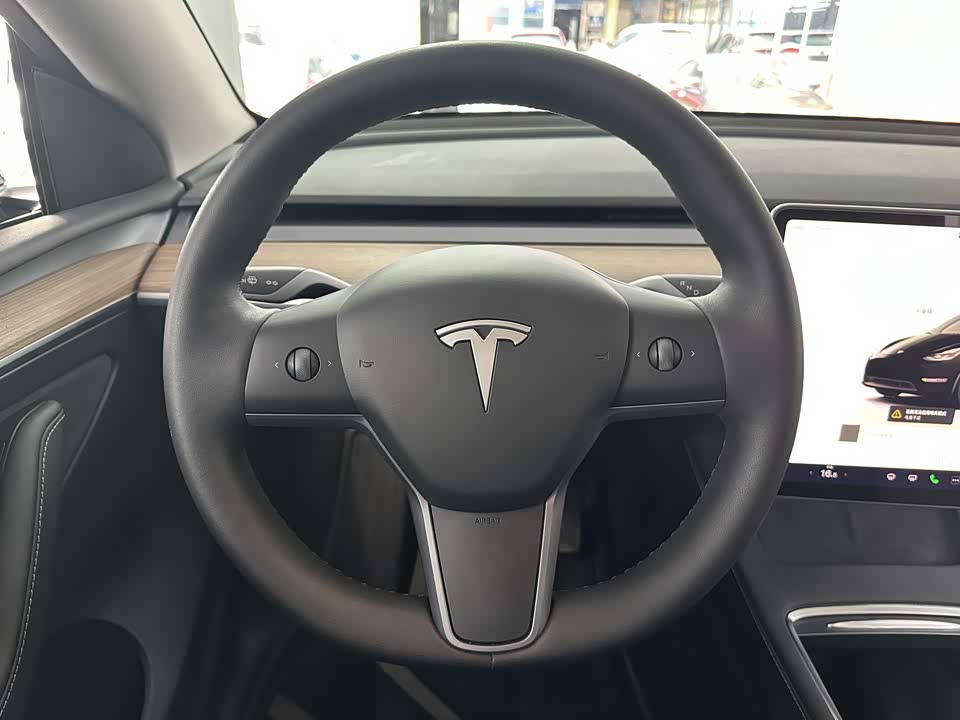Tesla Model Y Tesla Model Y