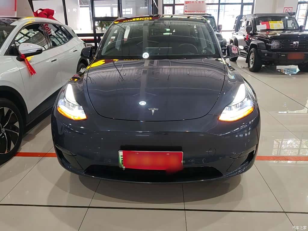 Tesla Model Y, 2023 3