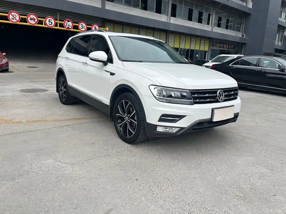 Volkswagen Tiguan L