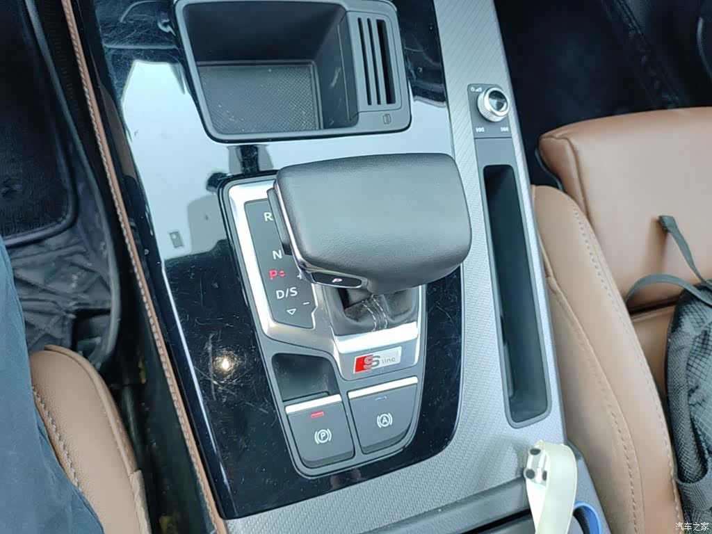 Audi Q5L, 2022 10