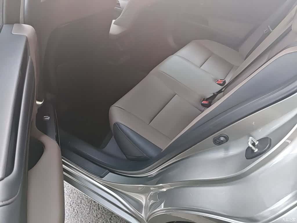 Lexus ES, 2023 17