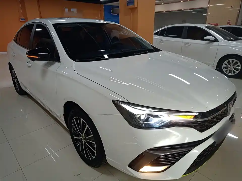 Roewe i5