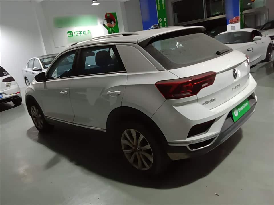 Volkswagen T-ROC exploring Songs