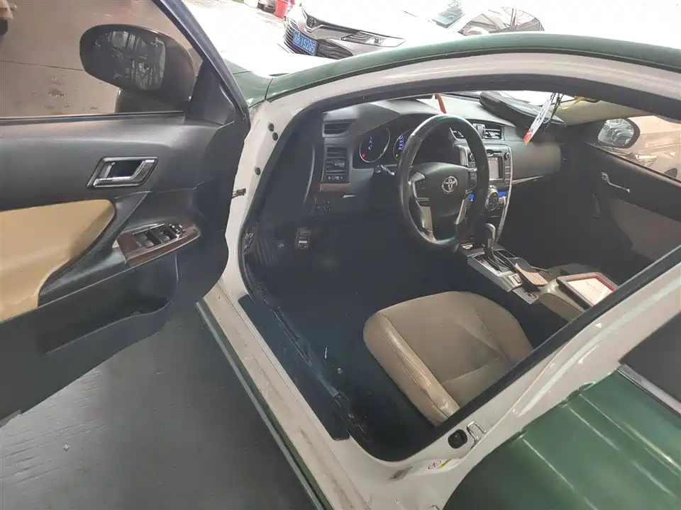 Toyota Reiz