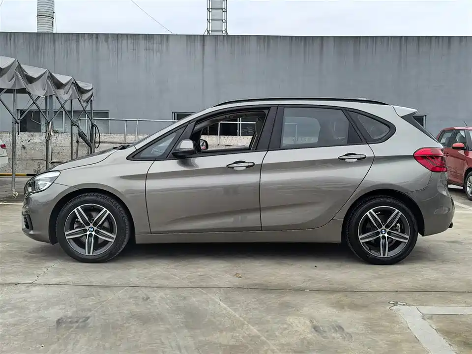 BMW 2 series station wagon