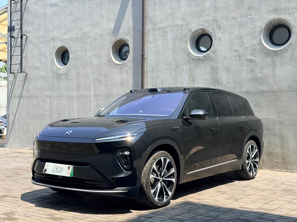 NIO ES8